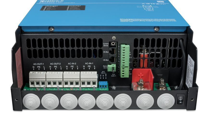 Инвертор Victron Energy Quattro-II 48/5000/70-50/50 48/230В 5кВА/4кВт гибридный з зарядным устройствомм 48В 70А - QUA482504010 QUA482504010 фото
