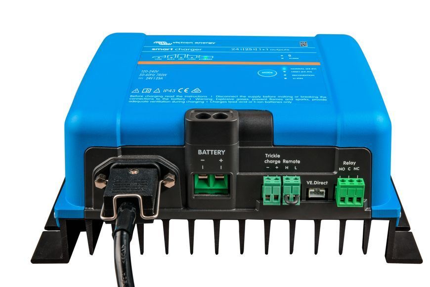Victron Phoenix Smart IP43 Charger 24V 25A dual-output smart 120/240V - PSC242551095 PSC242551095 photo