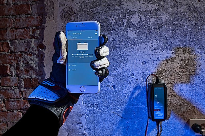 Victron Blue Smart IP65 Charger 24V 13A water-resistant with DC connector for industry - BPC241331064 BPC241331064 photo